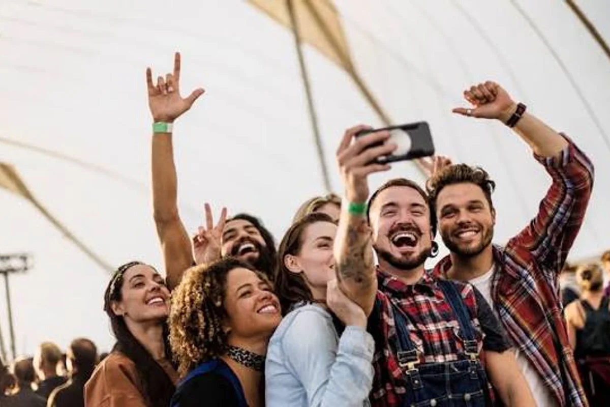 Planning a Festival Trip With Friends: How to Split Costs, Set Expectations and Avoid Group Travel Drama